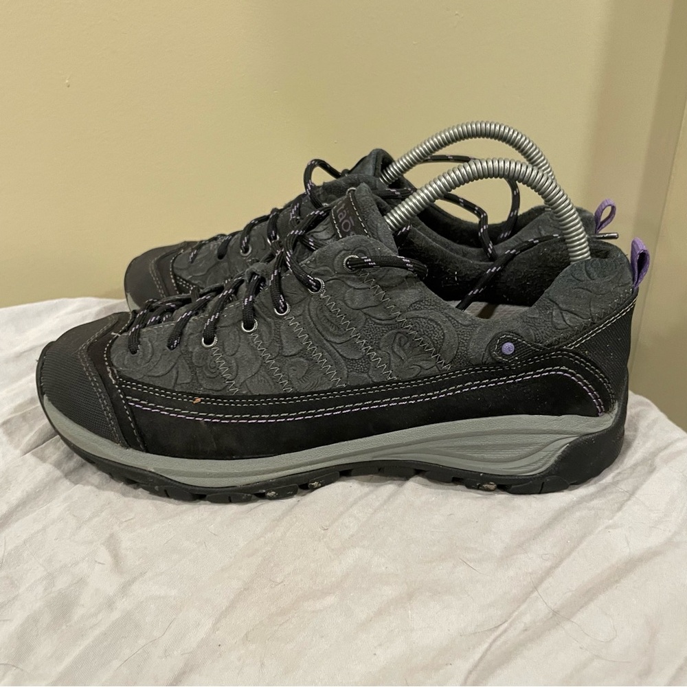 Taos Motion City Hiker Shoes Embossed Suede Walking Hiking Black Gray Size 10